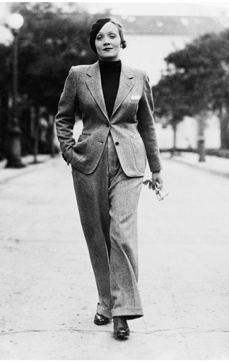 Marlene Dietrich in einem Herrenanzug